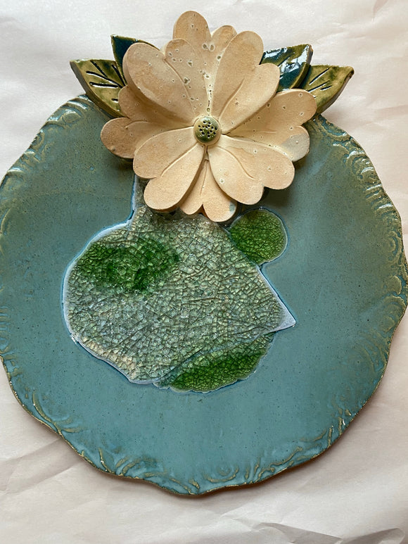 9” PMagnolia Tray Round with Melted glass